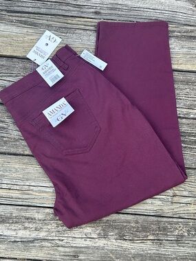 Gloria Vanderbilt Amanda Slimming Jeans Bugundy High Rise Straight Leg NWT